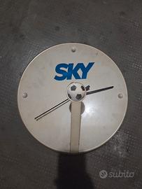 orologio a forma di antenna sky