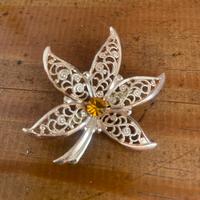 Antica spilla vintage color oro