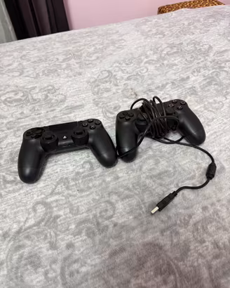 playstation 4 + 2 joystyck originali + 3 giochi