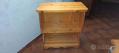 Mobile in legno porta televisione
