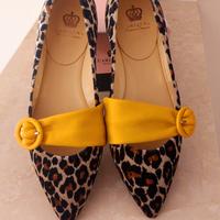Scarpe basse animalier con dettaglio