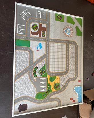 Tavolo gioco bambini con pista stradale