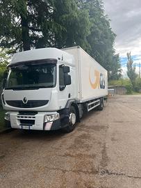 Camion furgonato