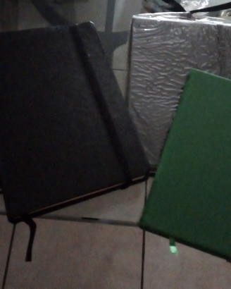 Taccuini tascabili verde o nero 2 euro il pezzo
