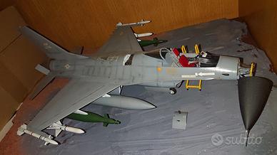 Modellino aereo f16 