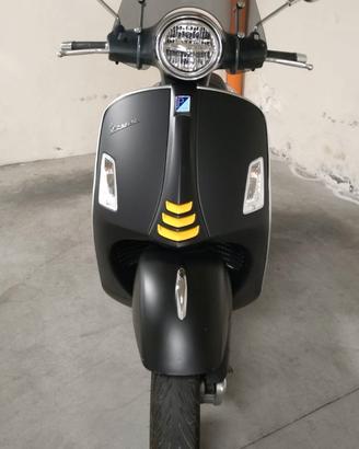 VESPA 300 GTS HPE SUPER TECH