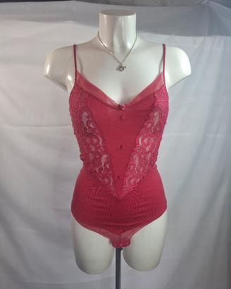 Body rosso carminio con pizzo