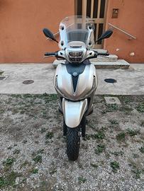 Beverly 400 