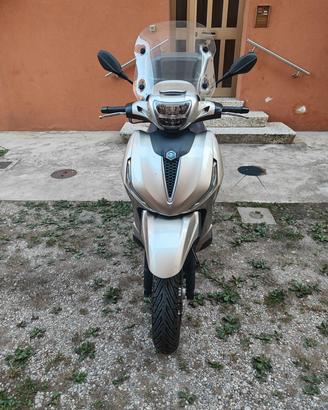Beverly 400 