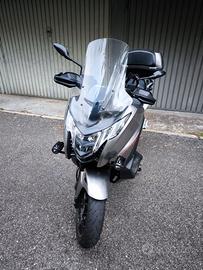 Honda integra 750 s