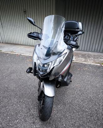 Honda integra 750 s