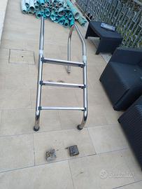 scaletta per piscina