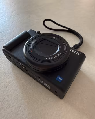 Sony Digital Camera Directional LCD Screen 4K Vid