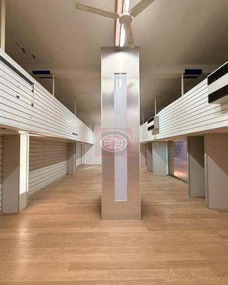 Immobile di 140 m² con 1 locale a Cesenatico