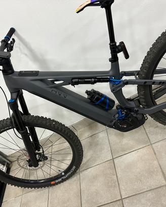 CUBE Stereo Hybrid ONE44