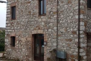 Casa indipendente località Perito - Camerino (MC)