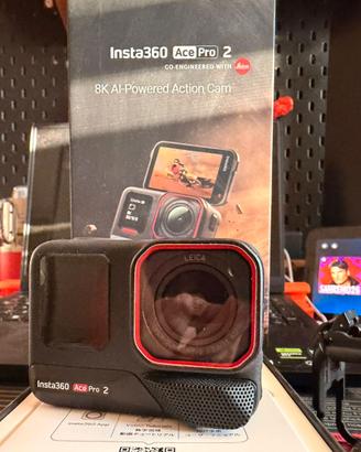 Insta360 Ace Pro 2 8K + 5 Batterie + Custodia