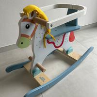 Cavallo a dondolo in legno