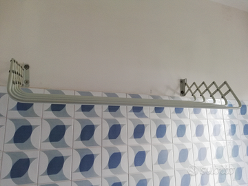 Stendibiancheria a parete