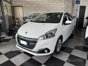 PEUGEOT 208 1200