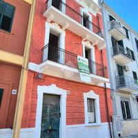 3 LOCALI A BARI