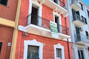 3 LOCALI A BARI