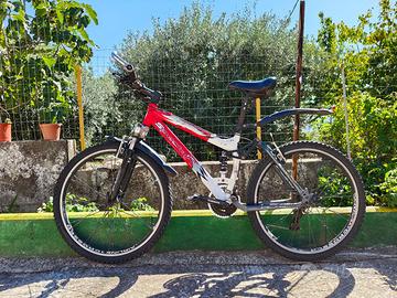 mountain bike rossa