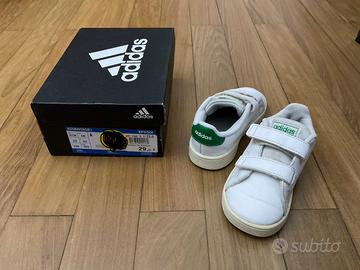 Adidas bianche e top verdi