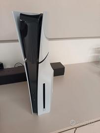 PS5 Slim CFI-2016 con 2 Controller + 3 Giochi