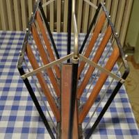 Portariviste vintage in metallo e legno