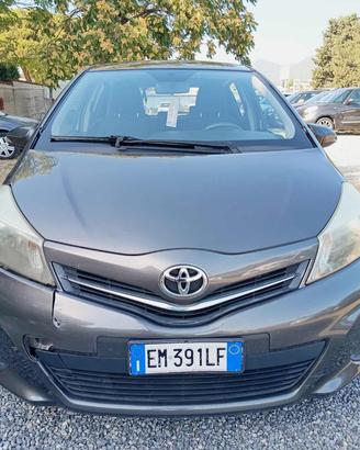 TOYOTA Yaris 1.0 5 porte