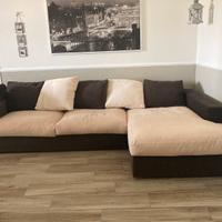 Divano angolare marrone beige con chaise longue