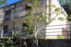 Casa indipendente di 120 m² con 3 locali e box aut