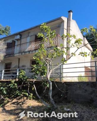 Casa indipendente di 120 m² con 3 locali e box aut
