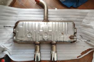 Sotto paraurti e scarico golf 5/6 stile r32