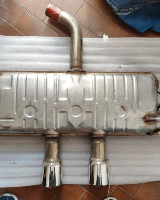 Sotto paraurti e scarico golf 5/6 stile r32