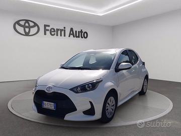 TOYOTA Yaris 1.5h active