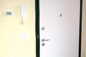 3 Vani con 2 Camere, Balconi, Posto auto, Giardino