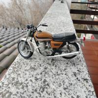 Moto Yamaha 750 modellino vintage