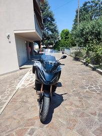 Honda 1100