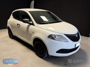 LANCIA Ypsilon 1.0 Hybrid 70 cv Ecochic Silver -