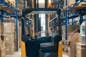 Carrello elevatore retrattile Jungheinrich