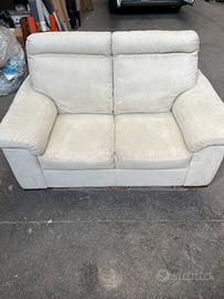 DIVANO ALCANTARA COME NUOVO