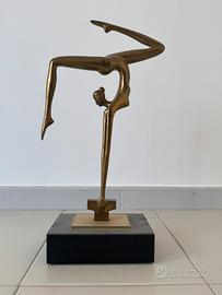 Scultura in bronzo firmata Somchai