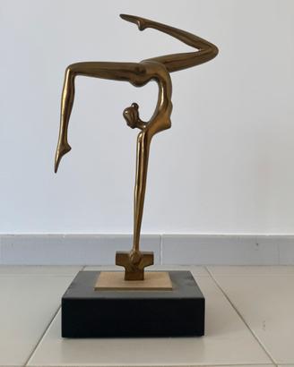 Scultura in bronzo firmata Somchai