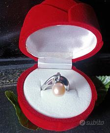 Anello con ciondolo perla Breil