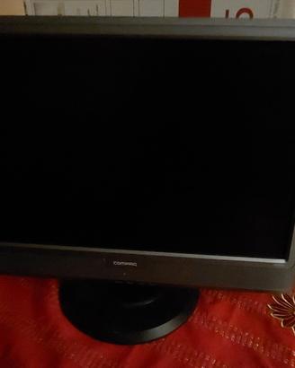 Monitor VGA + adattatore HDMI