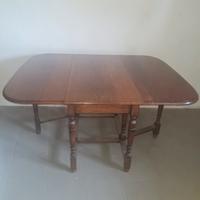 Tavolo inglese a bandelle