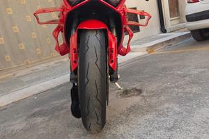 fianchi Panigale V4 ali aerodinamiche MotoGP