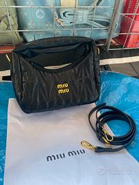 Borsa nera con tracolla MIU MIU hobo matelassé